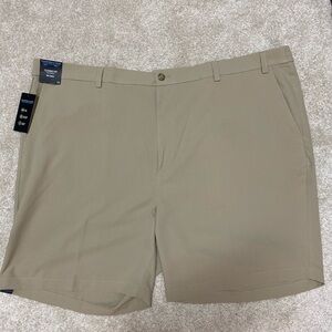 Roundtree & Yorke Men's Tan Flat Front Shorts